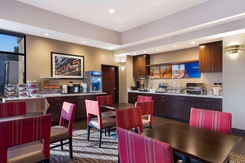 Standard King Room Near TemperPack LAS 8 Luxury Bookings