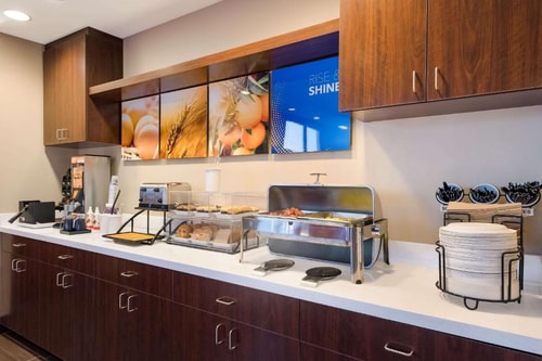 Standard King Room Near TemperPack LAS 10 Luxury Bookings