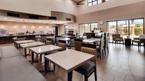 King Room Near Christensen Dental LAS 10 Luxury Bookings