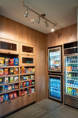 Guest Room Near Texaco LAS 10 Luxury Bookings