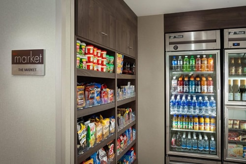 Queen Studio Near National Car Rental LAS 11 Luxury Bookings