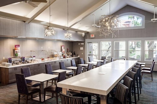 Queen Studio Near National Car Rental LAS 9 Luxury Bookings