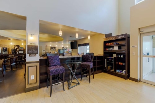 King Suite Near Curtiss Mansion MIA 9 Luxury Bookings