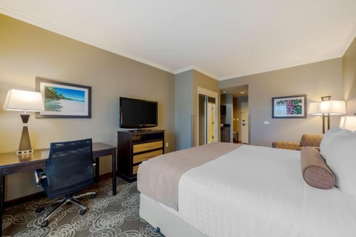 King Suite Near Curtiss Mansion MIA 3 Luxury Bookings