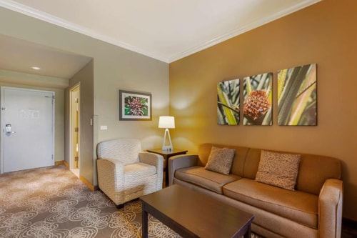 Queen Suite Near Curtiss Mansion MIA 5 Luxury Bookings