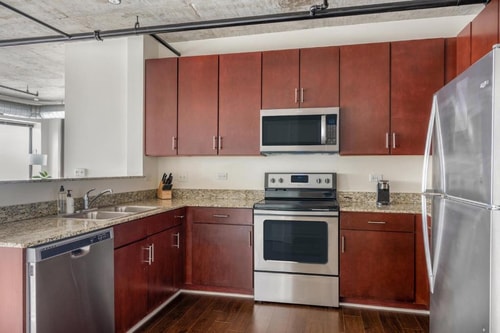 Studio Apartment Near IL Park CHI 4 Luxury Bookings