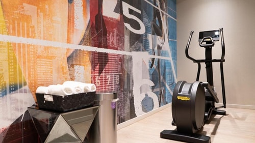 Queen Room Near Mercato NYC 9 Luxury Bookings