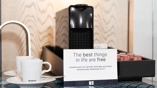 Queen Room Near Mercato NYC 14 Luxury Bookings