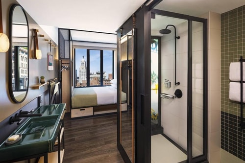 Guest Room 1, Queen Near Webster Hall NYC Luxury Bookings