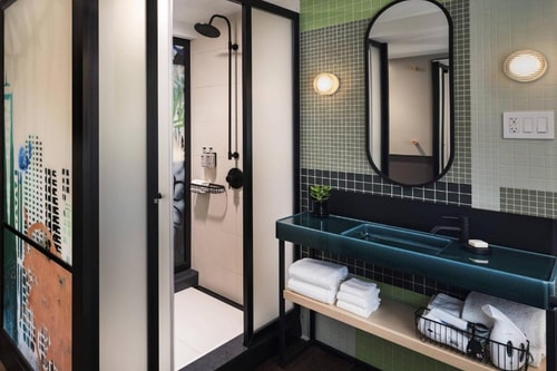 Guest Room 1, Queen Near Webster Hall NYC 3 Luxury Bookings