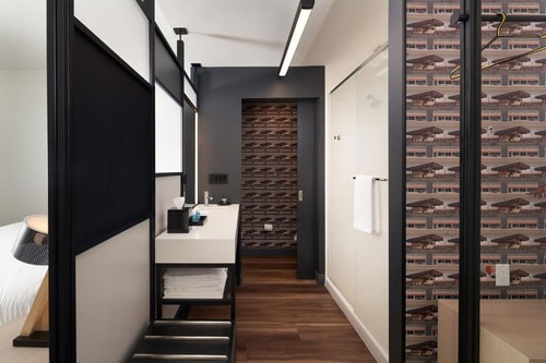 King Room Near Tennis Court by Luxury Bookings ORL 5 Luxury Bookings