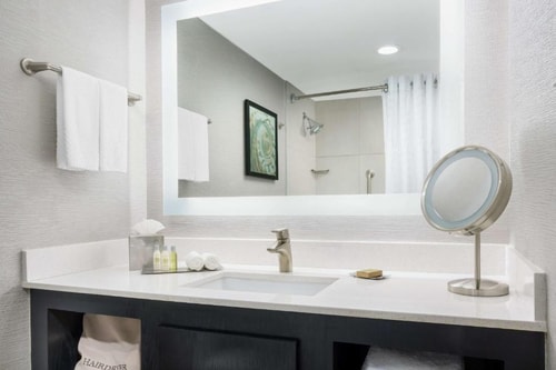 King Room Near Airport Lakes Park ORL 4 Luxury Bookings