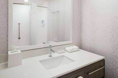 King Studio Suite Near Airport Lakes Park ORL 5 Luxury Bookings