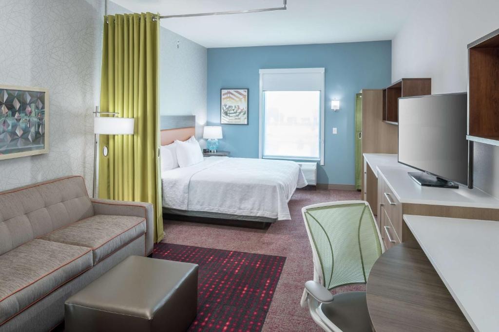 King Studio Suite Near Airport Lakes Park ORL Luxury Bookings