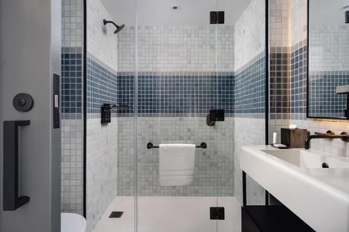 Accessible King Room Near Mercato NYC 2 Luxury Bookings