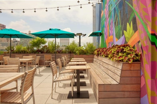 Accessible King Room Near Mercato NYC 8 Luxury Bookings