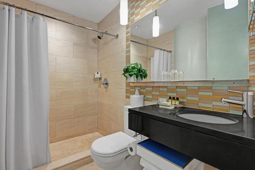King Room Near Pier 88 NYC 2 Luxury Bookings