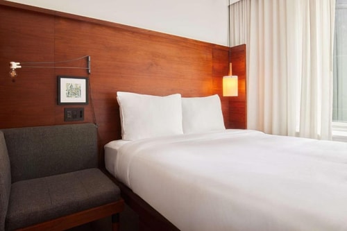 Queen Room  Near Oscar Wilde NYC Luxury Bookings