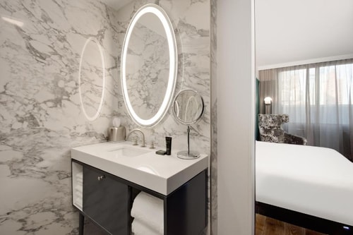 King Room Near Bryant Park NYC 5 Luxury Bookings