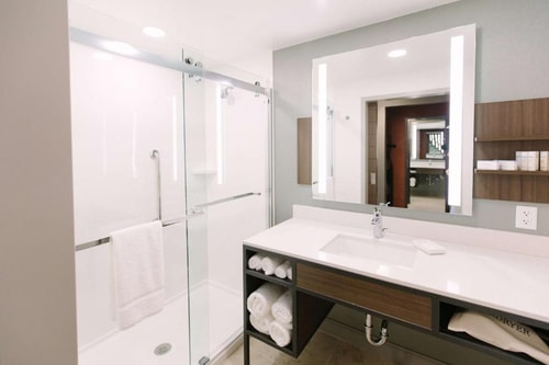 King Room Near Whole Foods Market ORL 2 Luxury Bookings