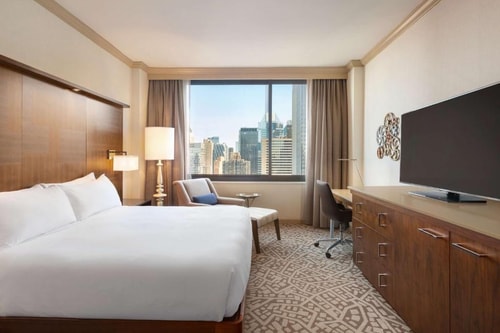 King Room Near AMC Empire 25 NYC Luxury Bookings