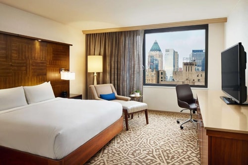 King Room Near AMC Empire 25 NYC 2 Luxury Bookings