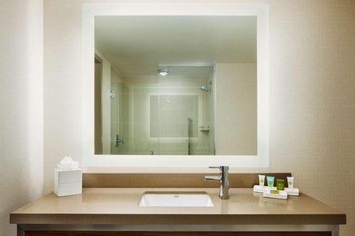 King Room Near AMC Empire 25 NYC 6 Luxury Bookings