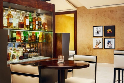 King Room Near AMC Empire 25 NYC 7 Luxury Bookings