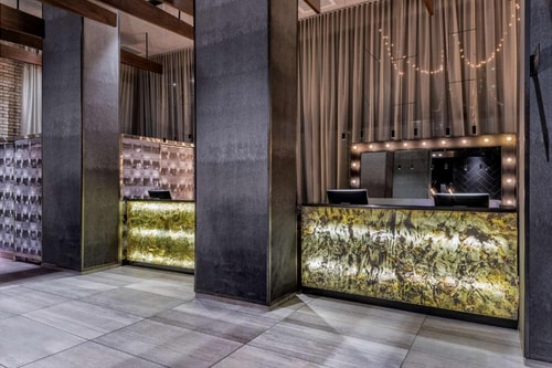One King Bed Hearing Accessible Near Mercato NYC 9 Luxury Bookings