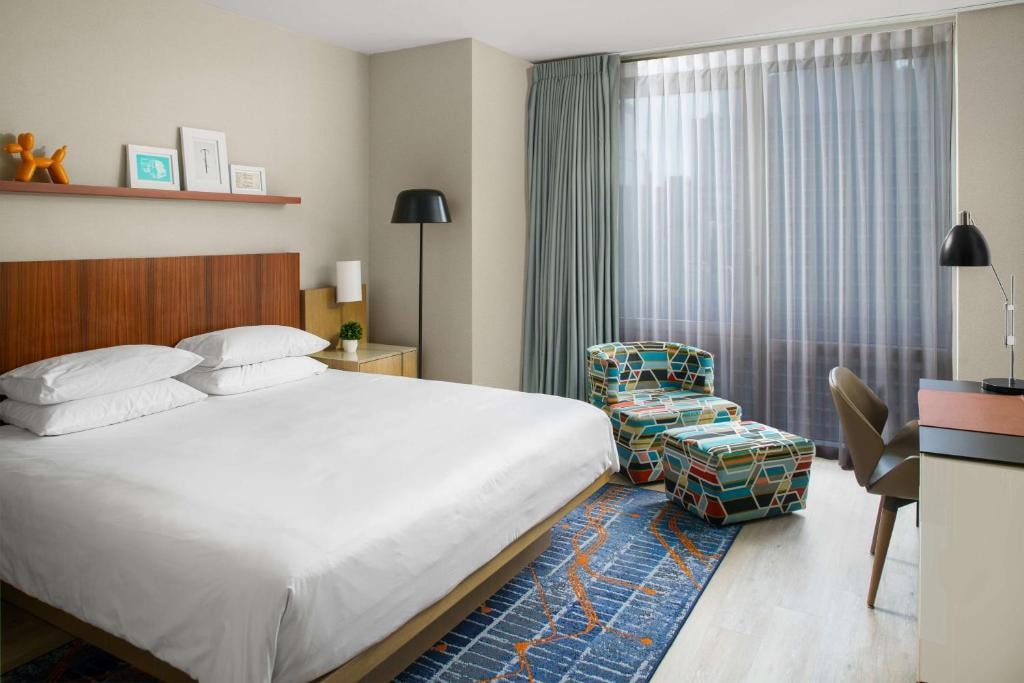 King Room Near Bar 54 NYC Luxury Bookings