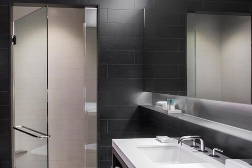 King Room Near Bar 54 NYC 3 Luxury Bookings