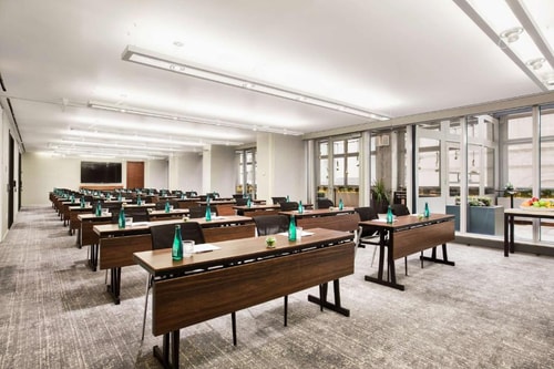 King Room Near Bar 54 NYC 13 Luxury Bookings