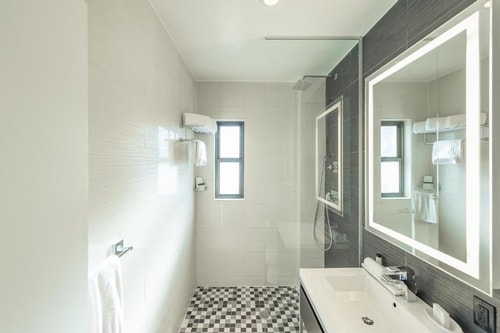 Superior Queen Room Near RPM Underground NYC 11 Luxury Bookings