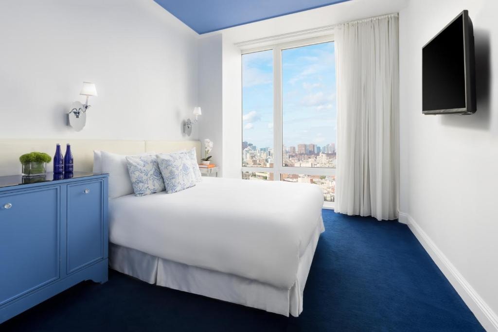 Queen Room Near BDDW NYC Luxury Bookings