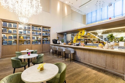 Queen Room Near BDDW NYC 7 Luxury Bookings