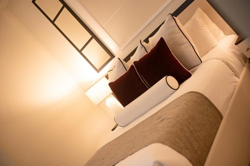 Classic King Room Near Los Tacos NYC 1 Luxury Bookings