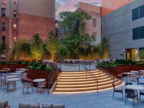 Standard Studio Near McDonalds NYC 7 Luxury Bookings