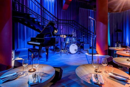 Queen Room Near El Coco NYC 7 Luxury Bookings