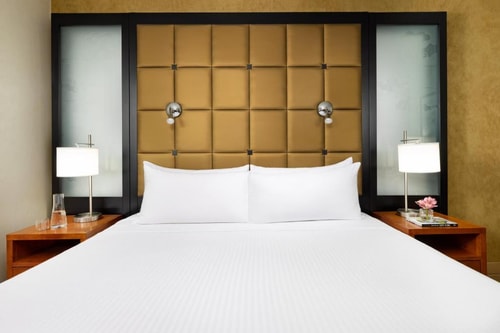 Standard Queen Room Near Bugis Street Resturnt NYC 1 Luxury Bookings