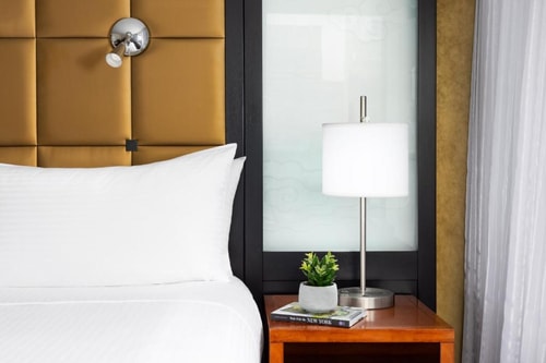 Standard Queen Room Near Bugis Street Resturnt NYC 2 Luxury Bookings
