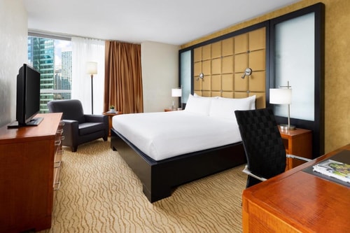 Standard Queen Room Near Bugis Street Resturnt NYC 3 Luxury Bookings