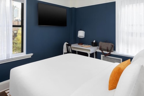 Premium Queen Room Near Old Navy NYC Luxury Bookings