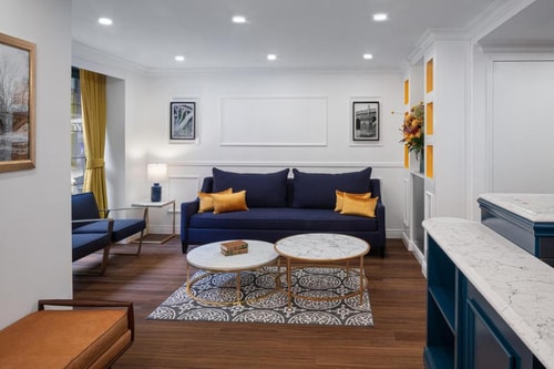 Premium Queen Room Near Old Navy NYC 6 Luxury Bookings
