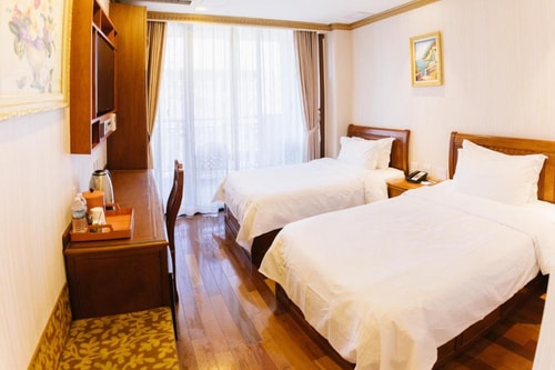 Double Room with Balcony Near Dudleys NYC 1 Luxury Bookings