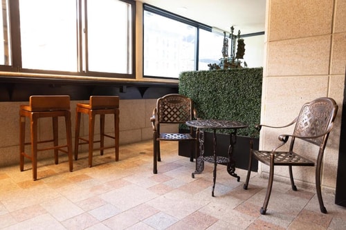 Double Room with Balcony Near Dudleys NYC 9 Luxury Bookings