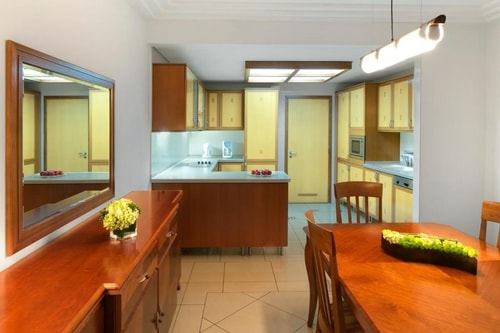 Two Bedroom Apartment Near fashion Club 4 Luxury Bookings