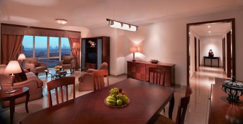 Three Bedroom Apartment Near fashion Club 8 Luxury Bookings