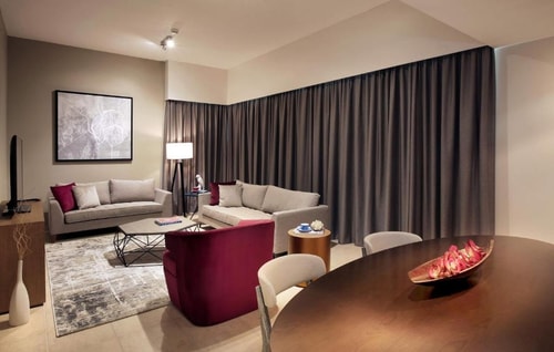 Deluxe One Bedroom In Marina By Luxury Bookings 10 Luxury Bookings