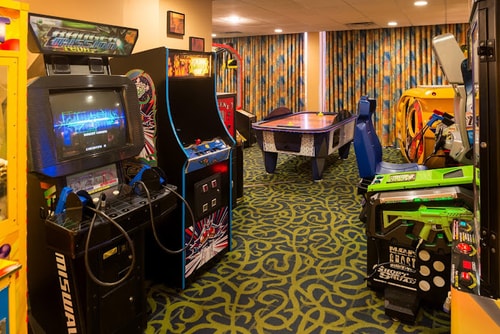 Standard Room Near Machine Gun America ORL 10 Luxury Bookings