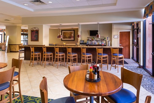 Standard Room Near Machine Gun America ORL 4 Luxury Bookings